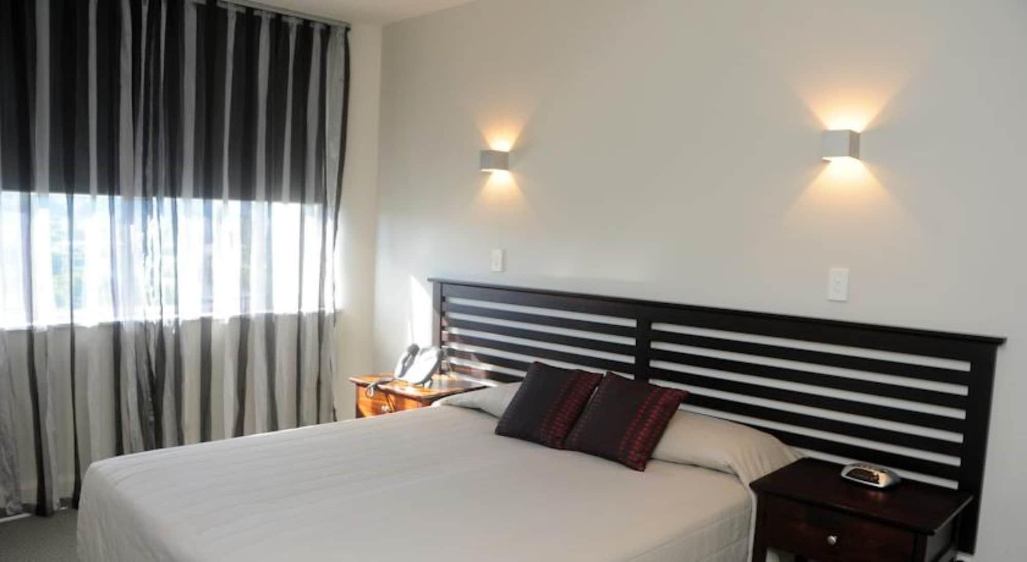 Emerald Hotel Гизбърн Екстериор снимка