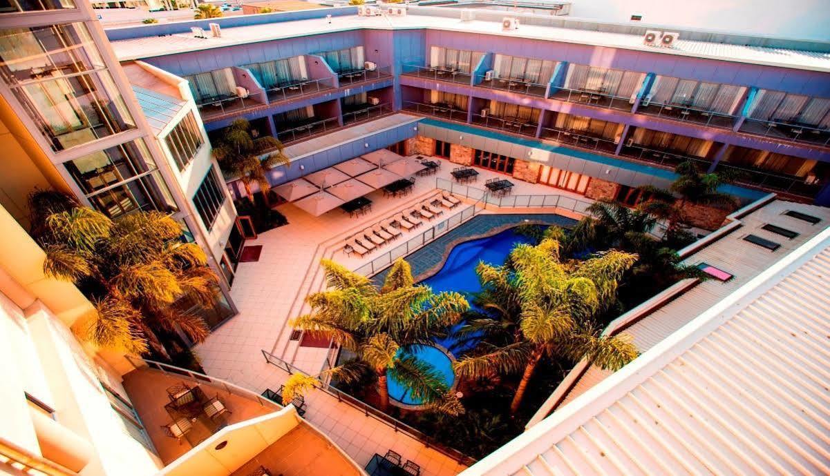 Emerald Hotel Гизбърн Екстериор снимка