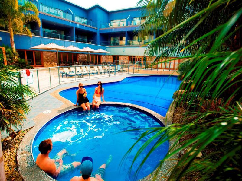 Emerald Hotel Гизбърн Екстериор снимка